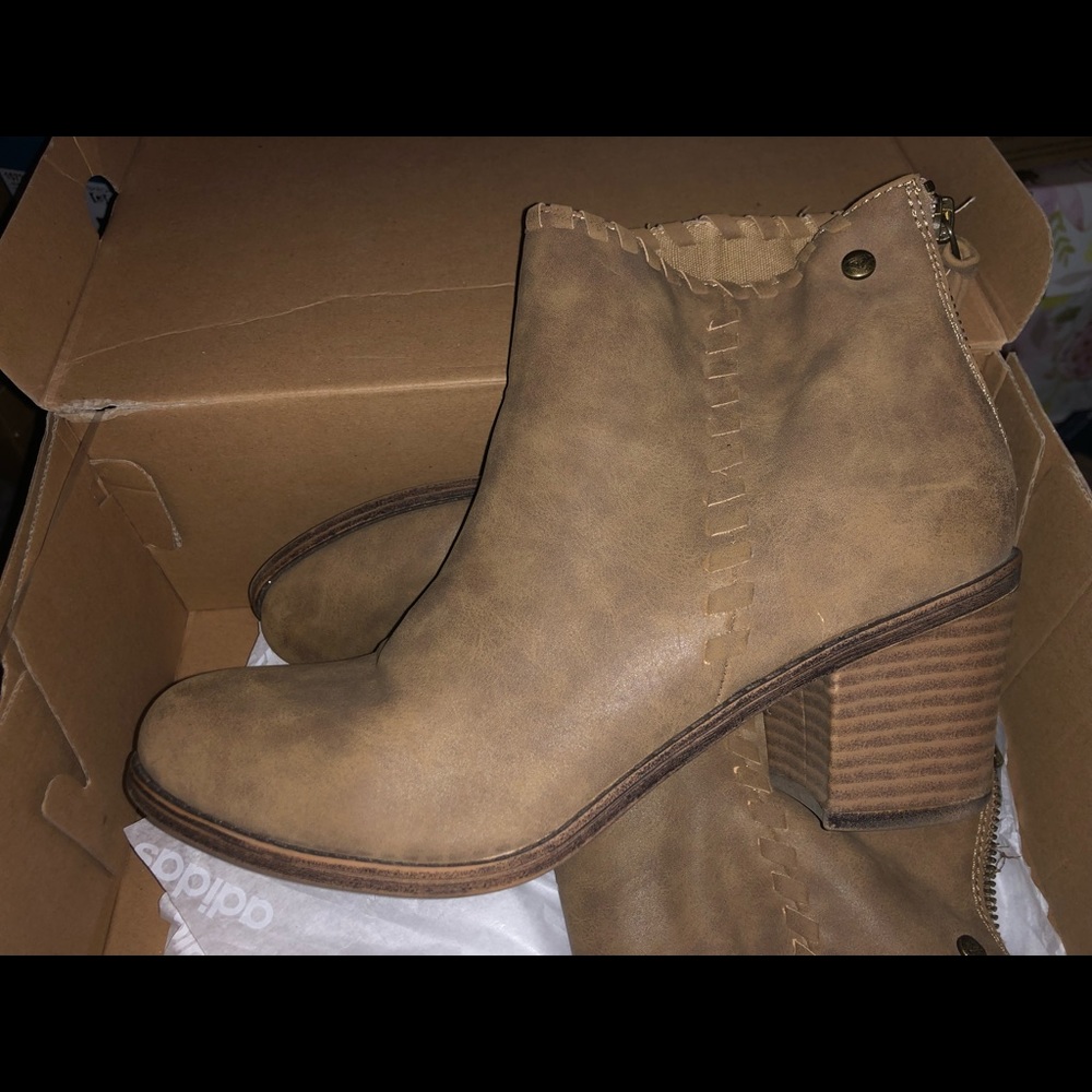 Wedge boots